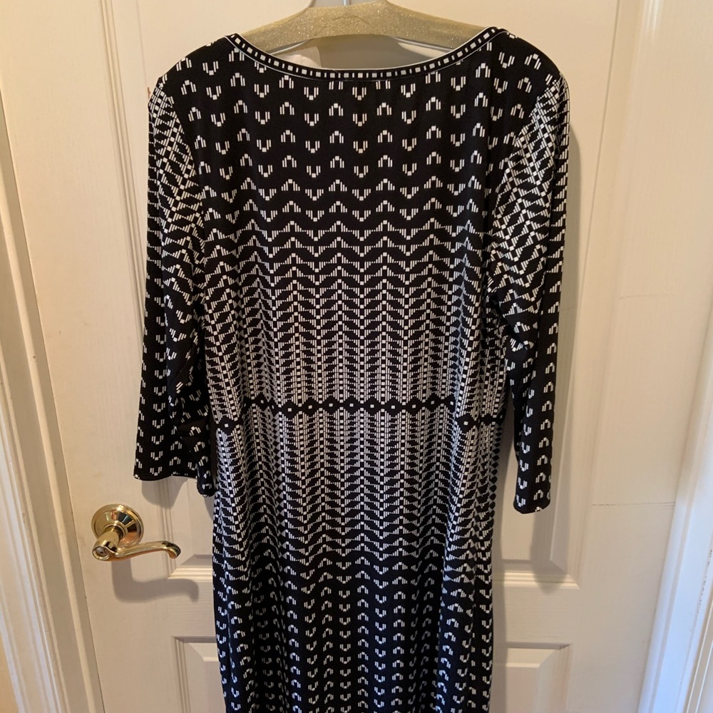New/Black and white patterned dress - Picture 4 of 7